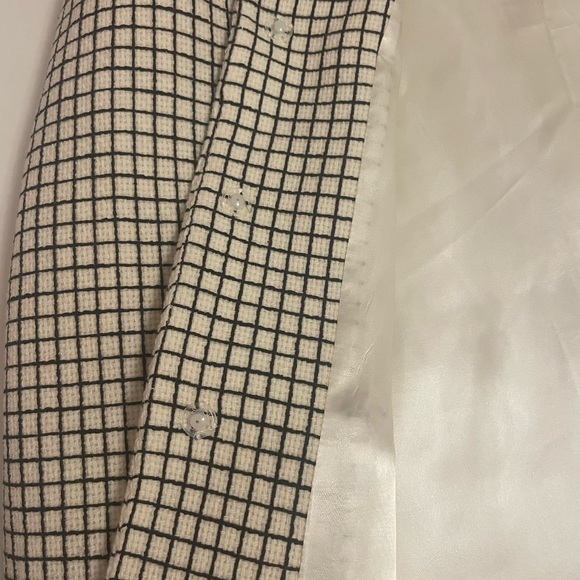 Min Miu Women’s Vintage Checkered Coat - Picture 10 of 10